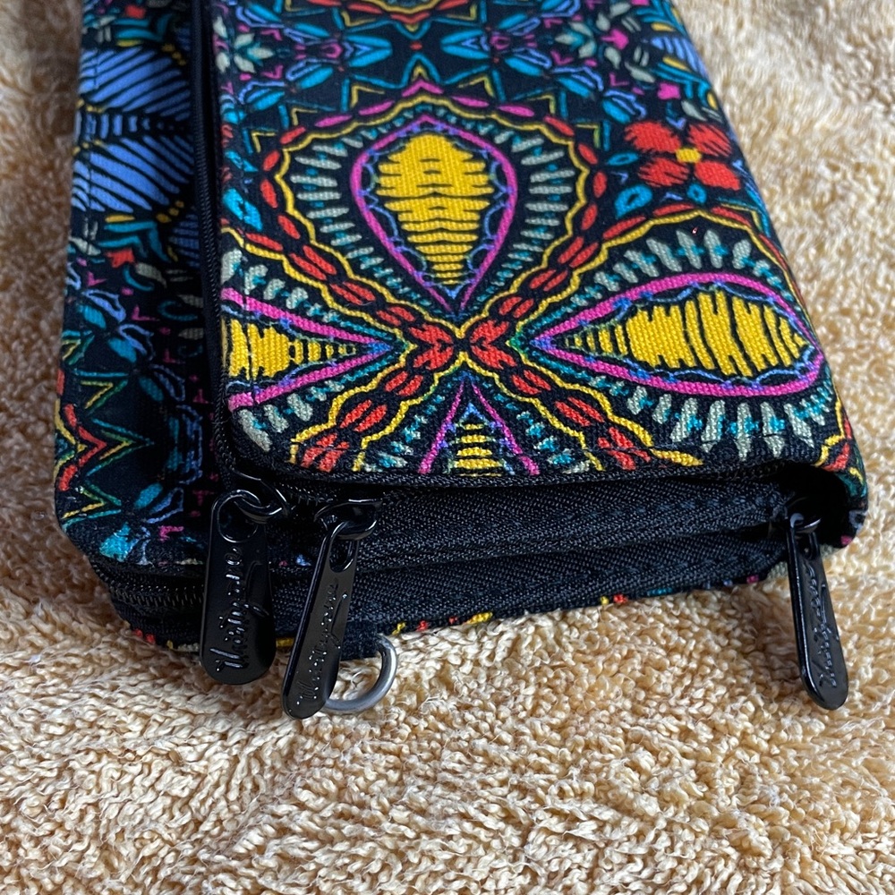 Thirty-One Colorful Pattern Cloth Wallet - Boho chic - like new! - Picture 11 of 12